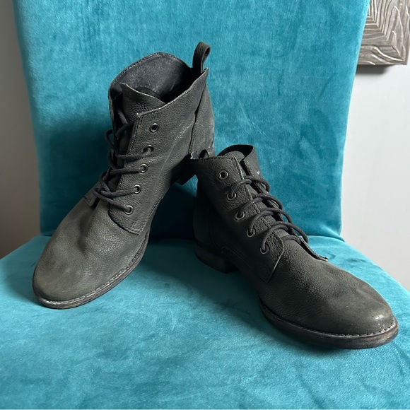 Sam Edelman Mare Distressed Black Oiled Suede Lace Up Boot - Size 7.5 - Picture 6 of 7